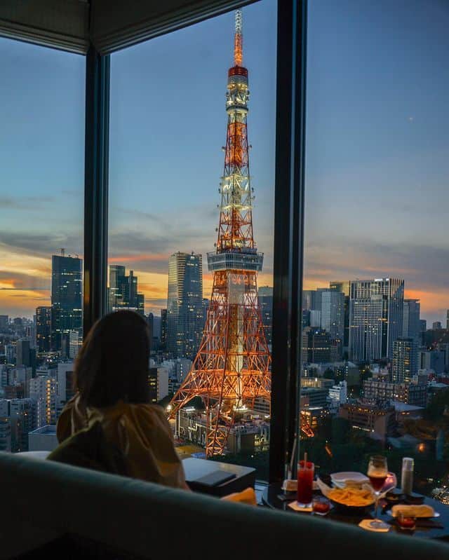 ザ・プリンス パークタワー東京さんのインスタグラム写真 - (ザ・プリンス パークタワー東京Instagram)「煌びやかな東京の夜景を前に、日常を忘れる上質な時間をお過ごしください。  Bask in incredible views of the glittering Tokyo cityscape while being blissfully shut off from the world outside.  Share your own images with us by tagging @princeparktowertokyo —————————————————————  #ステラガーデン #スカイラウンジ #ホテルバー #夜景 #東京タワー夜景 #hotelbar #nightview #theprinceparktowertokyo #tokyotower #tokyo #japan #ThePreferredLife #ザプリンスパークタワー東京 #プリンスホテル #東京タワー」4月24日 19時00分 - princeparktowertokyo