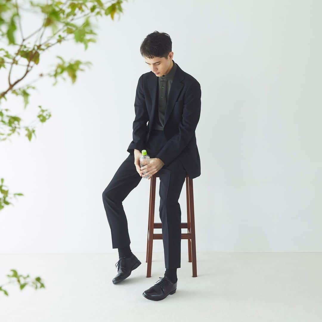 SUIT SELECT スーツセレクトさんのインスタグラム写真 - (SUIT SELECT スーツセレクトInstagram)「【SUSTAINABLE】 再生ペットボトル素材でつくられた、 地球環境に優しいスーツ。 ブラウンやカーキとあわせてラフに。 フォーマルにも合います。 ・ SUIT ¥42,900  POLO SHIRT ¥5,390 BOW-TIE ¥4,290  SHOES ¥17,600  (すべて税込)  ・ ・ ・ #suit #スーツ #suitselect #スーツセレクト #スーツのある日常 #スーツスタイル #とにかくいい #leo ・ #ビジネス #メンズ #メンズファッション #メンズコーデ #ラク #ウォッシャブル ・ #business #fashion #ootd #outfit #mens #mensfashion #menscode #2023SS #spring #summer #newnormal #newarrival #supernoniron #stretch #softtouch #sustainble」4月24日 19時01分 - suitselect_japan_official