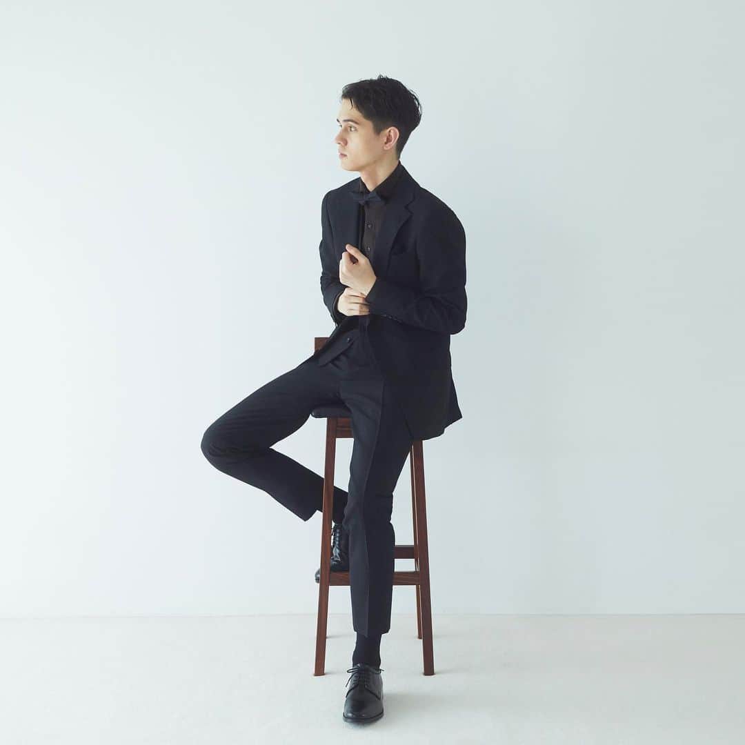 SUIT SELECT スーツセレクトさんのインスタグラム写真 - (SUIT SELECT スーツセレクトInstagram)「【SUSTAINABLE】 再生ペットボトル素材でつくられた、 地球環境に優しいスーツ。 ブラウンやカーキとあわせてラフに。 フォーマルにも合います。 ・ SUIT ¥42,900  POLO SHIRT ¥5,390 BOW-TIE ¥4,290  SHOES ¥17,600  (すべて税込)  ・ ・ ・ #suit #スーツ #suitselect #スーツセレクト #スーツのある日常 #スーツスタイル #とにかくいい #leo ・ #ビジネス #メンズ #メンズファッション #メンズコーデ #ラク #ウォッシャブル ・ #business #fashion #ootd #outfit #mens #mensfashion #menscode #2023SS #spring #summer #newnormal #newarrival #supernoniron #stretch #softtouch #sustainble」4月24日 19時01分 - suitselect_japan_official