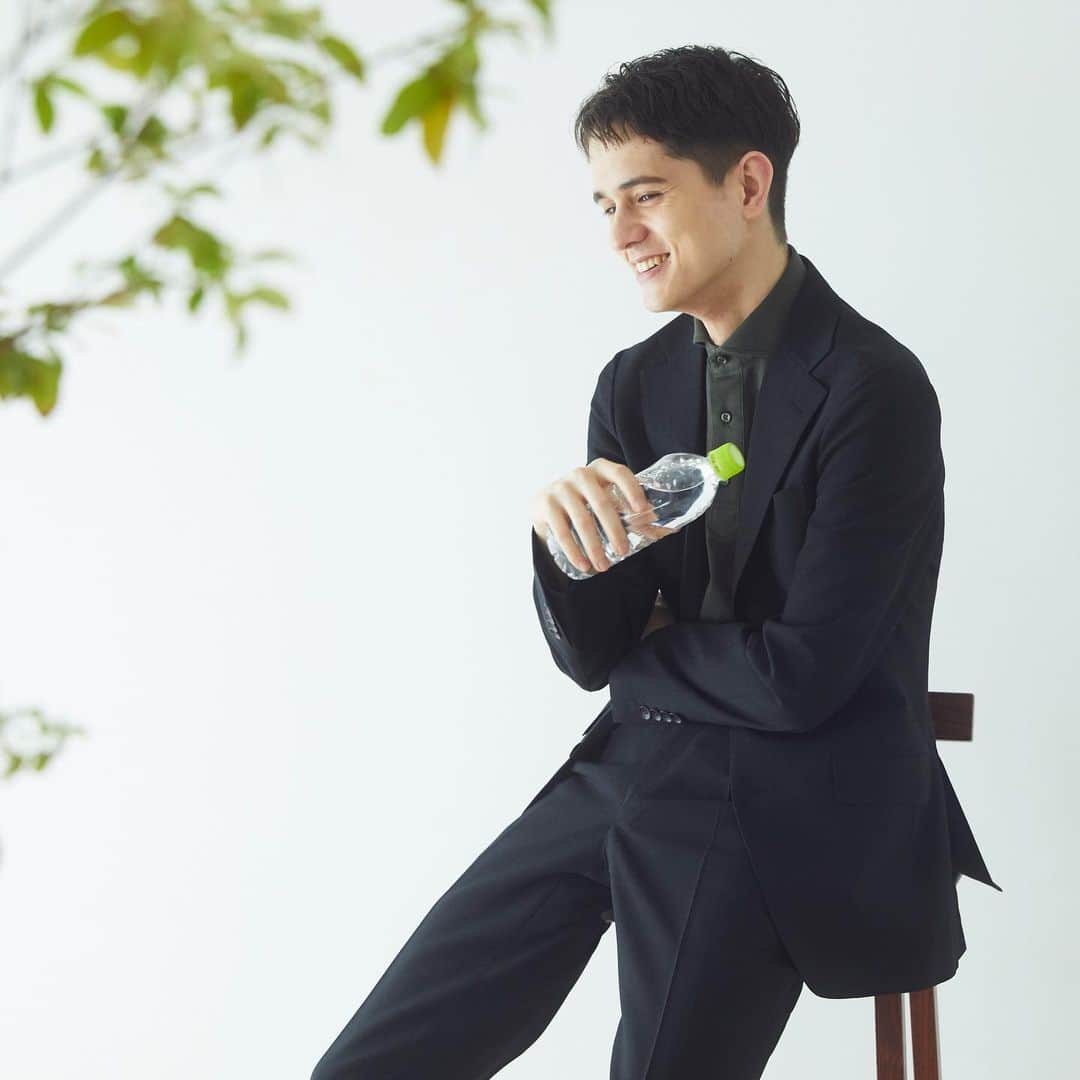 SUIT SELECT スーツセレクトさんのインスタグラム写真 - (SUIT SELECT スーツセレクトInstagram)「【SUSTAINABLE】 再生ペットボトル素材でつくられた、 地球環境に優しいスーツ。 ブラウンやカーキとあわせてラフに。 フォーマルにも合います。 ・ SUIT ¥42,900  POLO SHIRT ¥5,390 BOW-TIE ¥4,290  SHOES ¥17,600  (すべて税込)  ・ ・ ・ #suit #スーツ #suitselect #スーツセレクト #スーツのある日常 #スーツスタイル #とにかくいい #leo ・ #ビジネス #メンズ #メンズファッション #メンズコーデ #ラク #ウォッシャブル ・ #business #fashion #ootd #outfit #mens #mensfashion #menscode #2023SS #spring #summer #newnormal #newarrival #supernoniron #stretch #softtouch #sustainble」4月24日 19時01分 - suitselect_japan_official