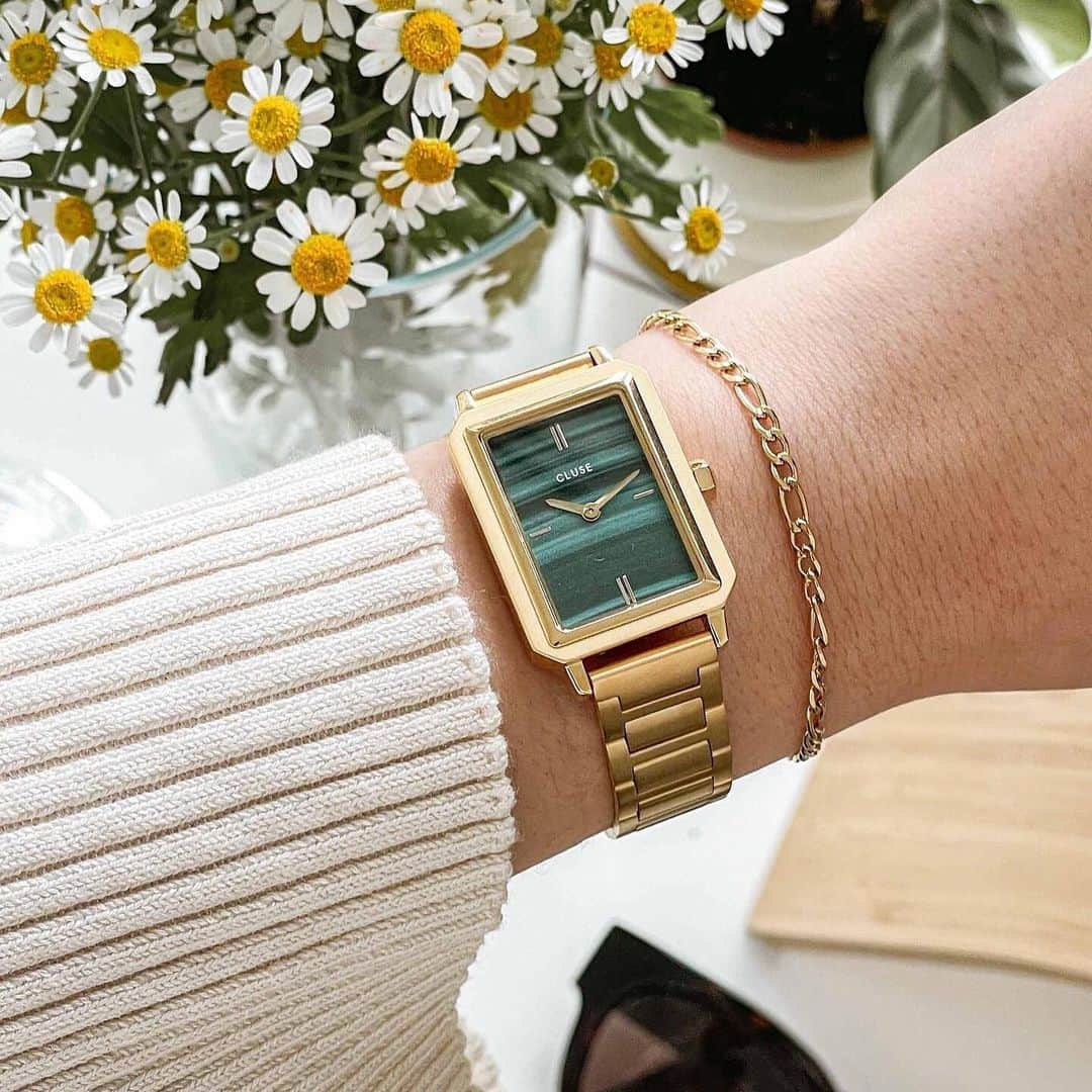 CLUSEさんのインスタグラム写真 - (CLUSEInstagram)「You can never have enough of our Fluette ✨💫 #CLUSE #CLUSEclub  Photo by @sabrinaputrix  . . . . #ss23 #newcollection #summerstyle #springtrends #womenswatches #womensstyle #outfitinspo」4月24日 18時59分 - cluse