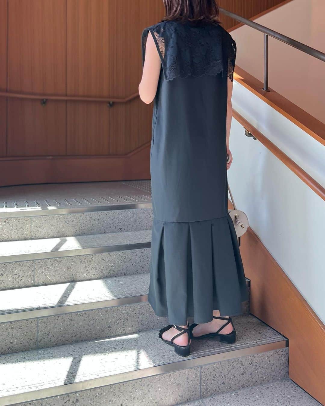 石黒美帆さんのインスタグラム写真 - (石黒美帆Instagram)「🖤 ⁡ ブラックもまた違った雰囲気で着られてお気に入り。 カーキとどちらも欲しくなってる👉👈 ⁡」4月24日 19時01分 - miho_ishiguro