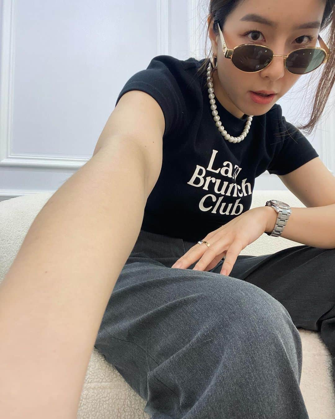 GYEON SEOさんのインスタグラム写真 - (GYEON SEOInstagram)「_* wanna join my lazy brunch club 🐶🖤 . . @oou.memo」4月24日 19時05分 - queengyeon