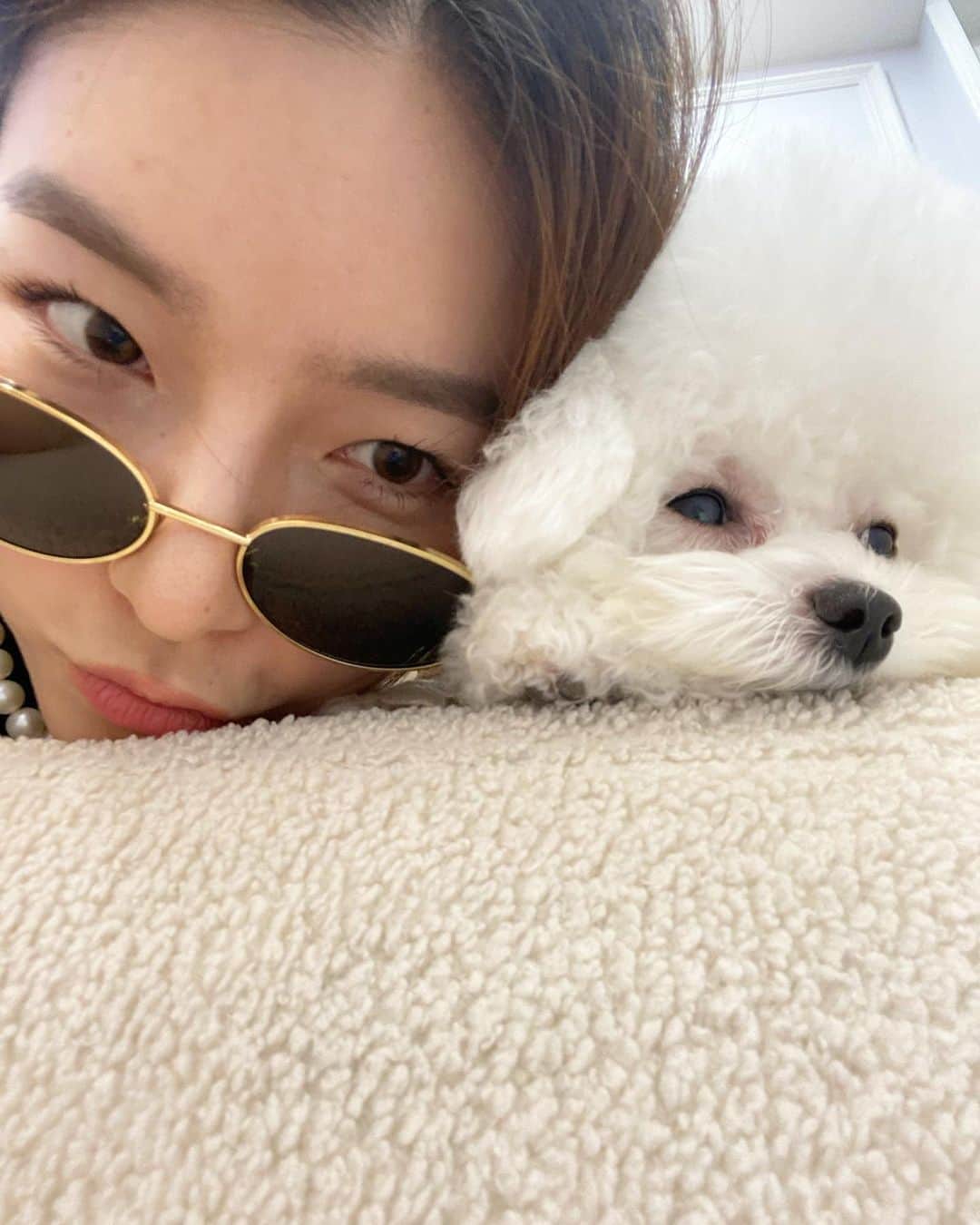 GYEON SEOさんのインスタグラム写真 - (GYEON SEOInstagram)「_* wanna join my lazy brunch club 🐶🖤 . . @oou.memo」4月24日 19時05分 - queengyeon