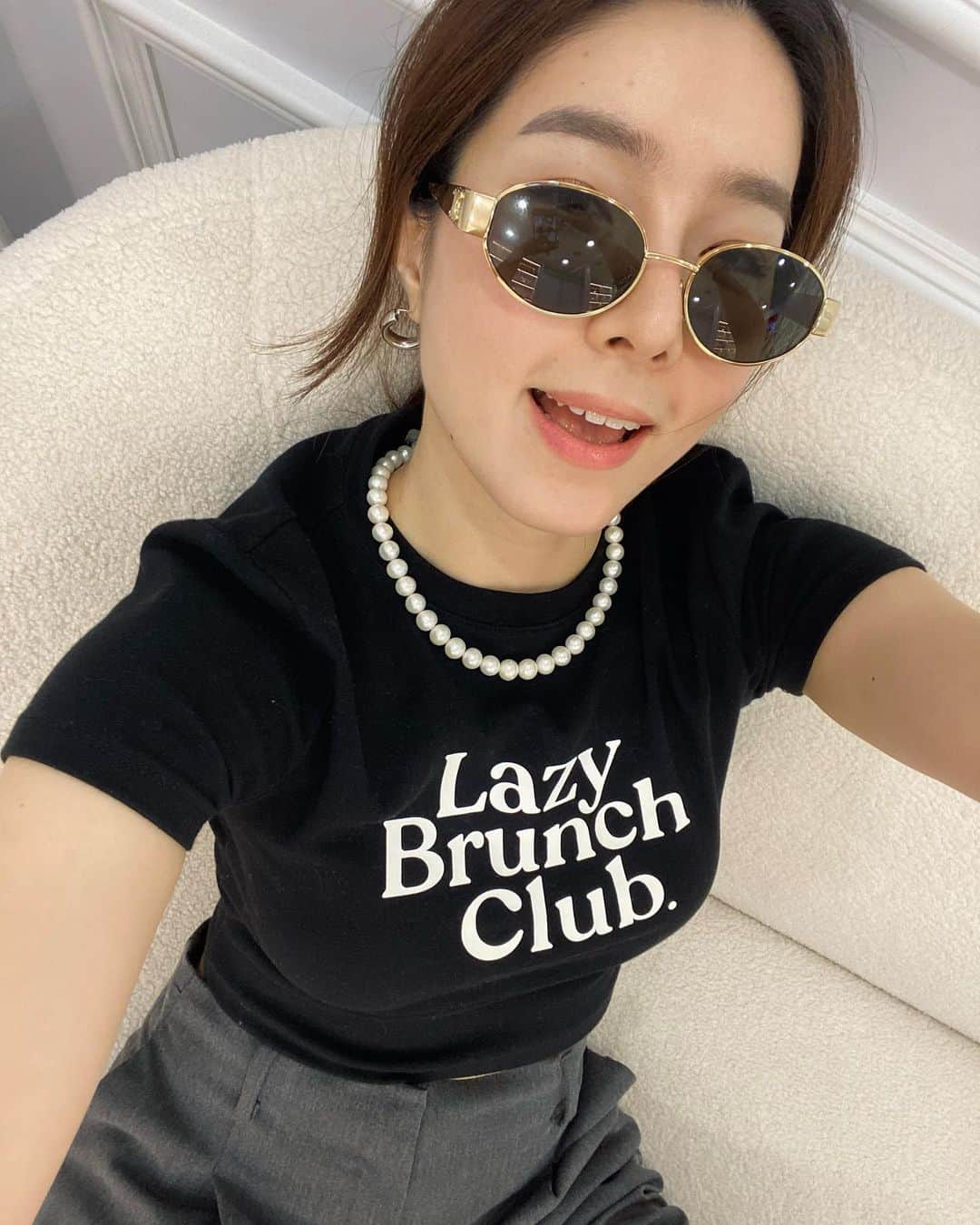 GYEON SEOさんのインスタグラム写真 - (GYEON SEOInstagram)「_* wanna join my lazy brunch club 🐶🖤 . . @oou.memo」4月24日 19時05分 - queengyeon