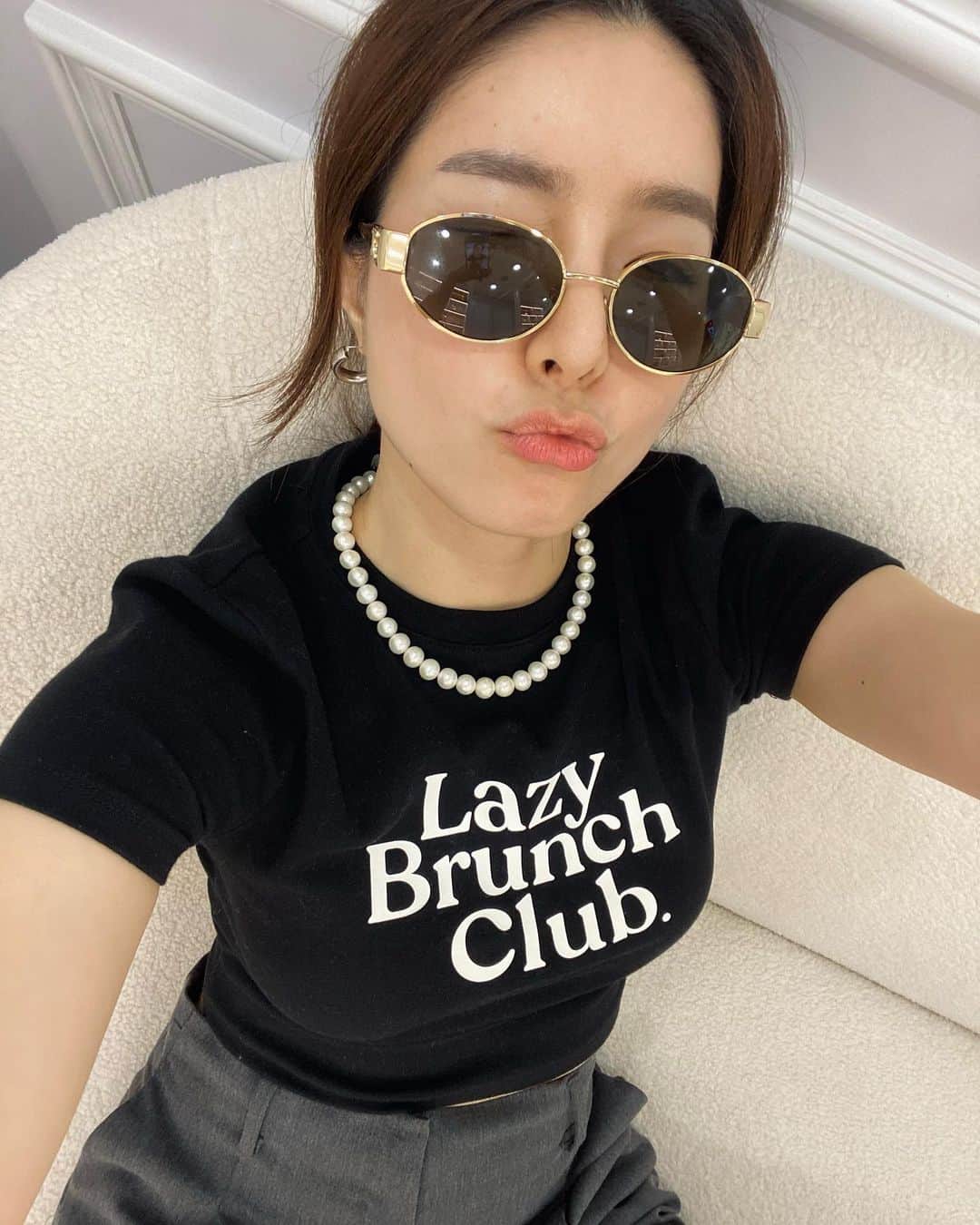 GYEON SEOさんのインスタグラム写真 - (GYEON SEOInstagram)「_* wanna join my lazy brunch club 🐶🖤 . . @oou.memo」4月24日 19時05分 - queengyeon