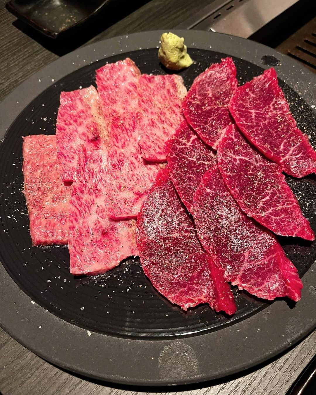 千秋さんのインスタグラム写真 - (千秋Instagram)「頼れる友人たちと焼肉🥓 今日も色んなお話を直接聞いて刺激になったし勉強になったし楽しかった。 どんなに吸収してスペシャルになっても、いつかは死んじゃって0になっちゃうんだけどさ、それでも日々成長したいと思うなあ🫧  #55tokyo #恵比寿 #千秋焼肉」4月24日 19時06分 - chiaki77777