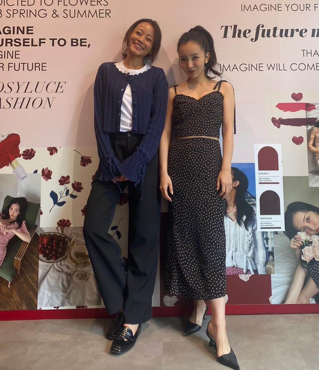 脇田恵子さんのインスタグラム写真 - (脇田恵子Instagram)「表参道で行われた ロージールーチェ🌹 @rosyluce 👗POPUPへ  @tomo.i_0703  友ちん💞おめでとう🎊 可愛いがいっぱい 詰め込まれた空間だった😆✨  着用させてもらったカーディガンも 裾がキュッと絞れるデザインが おかわ🫶✨  友の着てたセットアップか ワンピか悩んでワンピにしたよっ 届くの楽しみ☺️✨🙌  不意打ちの映り込みでも可愛いってどーゆことなのっ💞」4月24日 19時08分 - keiko_wakita3