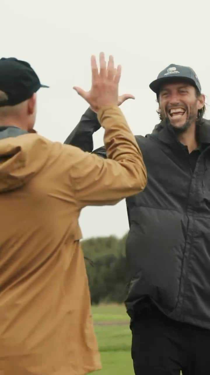 オーウェン・ライトのインスタグラム：「From competing in my last heat at bells to birdies on the golf coarse … more like bunkers! Had to show you guys the bloopers!! Was an absolute blast @mfanno @visitmelbourne @13thbeach @wsl cant wait to come back as a retired surfer #bloopers」