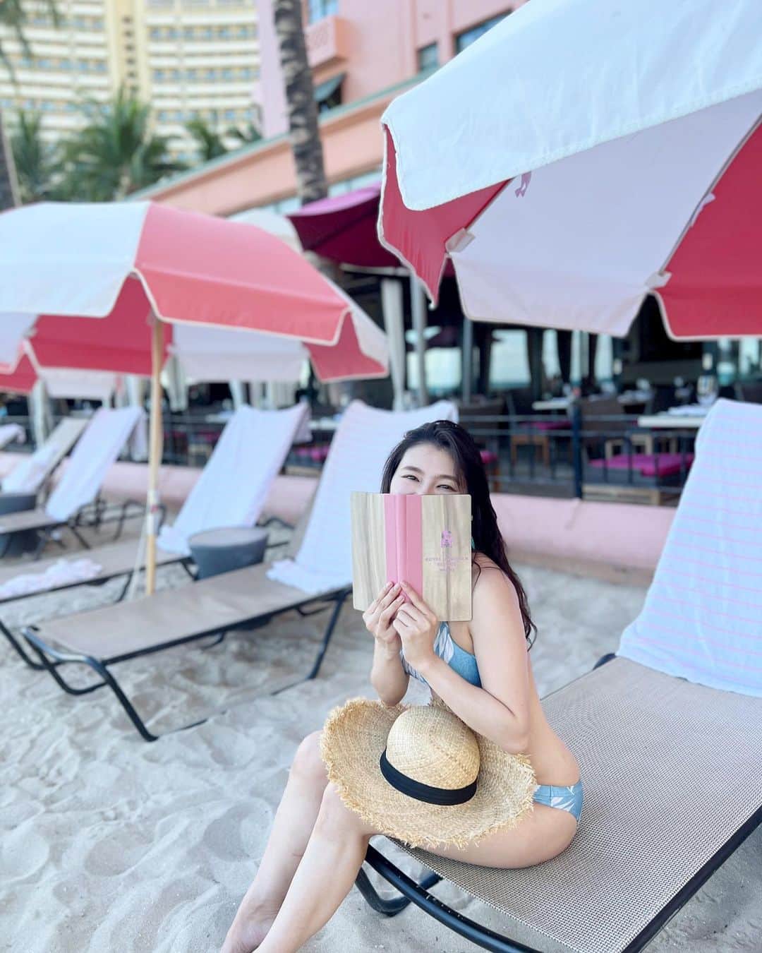 えりっこのインスタグラム：「寒いのか暑いのかよくわからない日々です。  ハワイのお仕事の準備してて、テンション上げてます。  美容リール上げました。見てね🤍 @erikkovoice  #hawaiilover」