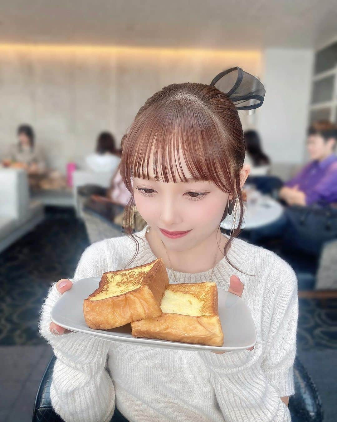 落合希来里のインスタグラム：「⁽ ´꒳`⁾  ふわふわのとろとろ〜〜  ⁽ ´꒳`⁾  フレンチトーストも 開拓していきたいなあ〜〜  #きらべーかりん #パンスタグラム #idol」