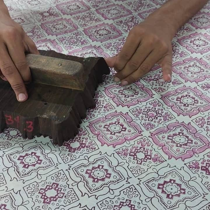 マッタのインスタグラム：「Traditional woodblock printing, done by hand. This one here is our Katia Diu Dress. ⁠ Such a beautiful artform 🤍⁠ ⁠ www.mattany.com⁠」