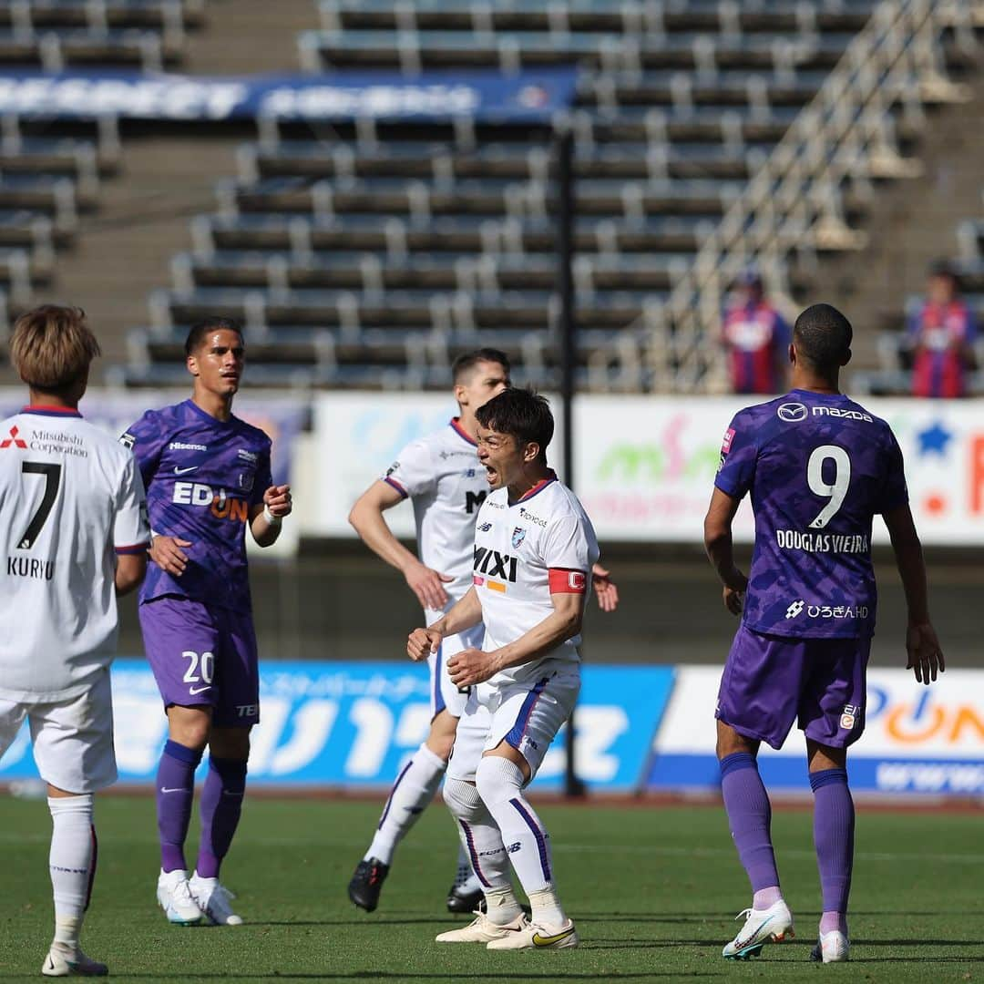 FC東京オフィシャルグッズさんのインスタグラム写真 - (FC東京オフィシャルグッズInstagram)「🔵🔴 vs #サンフレッチェ広島   悔しくないわけない。 キャプテン 森重真人、魂の咆哮。  @masatomorishige  @fctokyoofficial  #森重真人  #FC東京 #fctokyo #tokyo」4月24日 20時23分 - fctokyoofficial