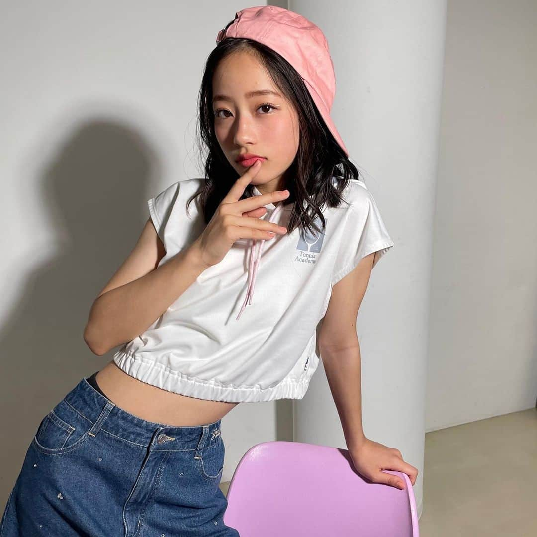 池端杏慈さんのインスタグラム写真 - (池端杏慈Instagram)「︎︎  FILA×PINK-latte  今回のFILAコラボテーマは「テニスガール」🎾 スポMIXかわいい〜🥺 さらっとした肌触りが気持ちいい♡  ワンピースはバックスタイルで肌見せちらり😽  PINK-latteのWEBサイトにもFILAコラボが全部載ってるよ！！  #PINK-latte#ピンクラテ#FILA #アンラテ#アンラテハッピーワールド #池端杏慈」4月24日 20時36分 - lespros_anji