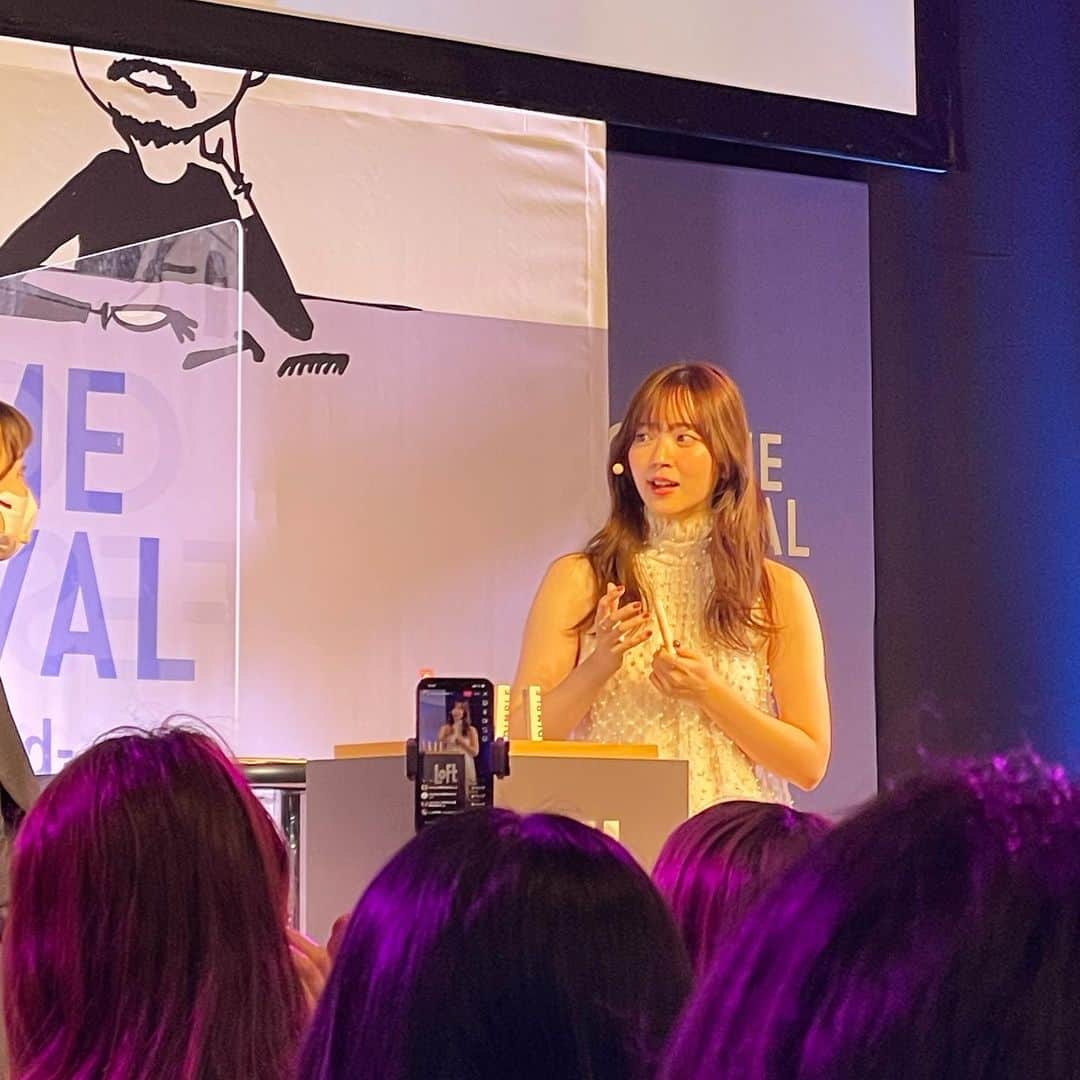 ayakonbubuさんのインスタグラム写真 - (ayakonbubuInstagram)「楽しみにしていたイベントに行ってきたよ️️‼️  ロフトコスメフェスティバル2023SS-2nd今年で10年目✨ 全国のロフトとネットストアで開催されてるって‼️  @wonjungyo_official_jp    #ウォンジョンヨ アイライナーの線の細さやコシの硬さがすごい好みだった。キラキラのライナーも可愛かったなぁ✨  #マッドピーチ  @madpeach_official_jp   ファンデーションは、サラッと伸びてすぐ馴染んでくし、肌の艶感も好み！ケースがすごい可愛い‼️  #colorkey のリップは　 マットな感じが好みのものや、最初グロスのつるんとしたかんじなのにマットに変わるものもあり面白かった️。 匂いがナッツ？みたいな甘い香りですごい好き‼️  @colorkey_jp_official  色も好み️！  鈴木愛理さんのトークショーで聞いたプロデュースされている　 @idimple.official#idimple イエベ　ブルベ関係なく使えるリップと聞いて　すごく欲しくなったー️️。  #エテュセ　の眉マスカラは絶妙な色使いが良くて、新しくでたのは　 前のに艶感がプラスされたんだって️‼️ @ettusaisjp    #vimbeauty のキープコンフィデンスミストは　メイクをピタッと密着キープするんだって‼️  またいろいろ試して投稿するね🙌  #ロフト展示会 #ロフトのコスフェス #PR#LOFT#コスメ#cosmetic#cosme#アラフォー#アラフォー美容」4月24日 20時29分 - ayakonbubu