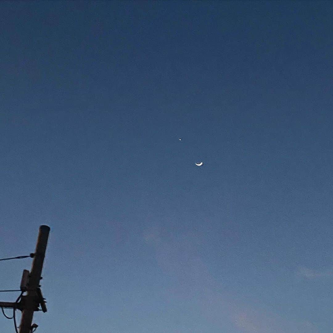 大竹愛美のインスタグラム：「空すき🌙🌎  #空 #月 #星」