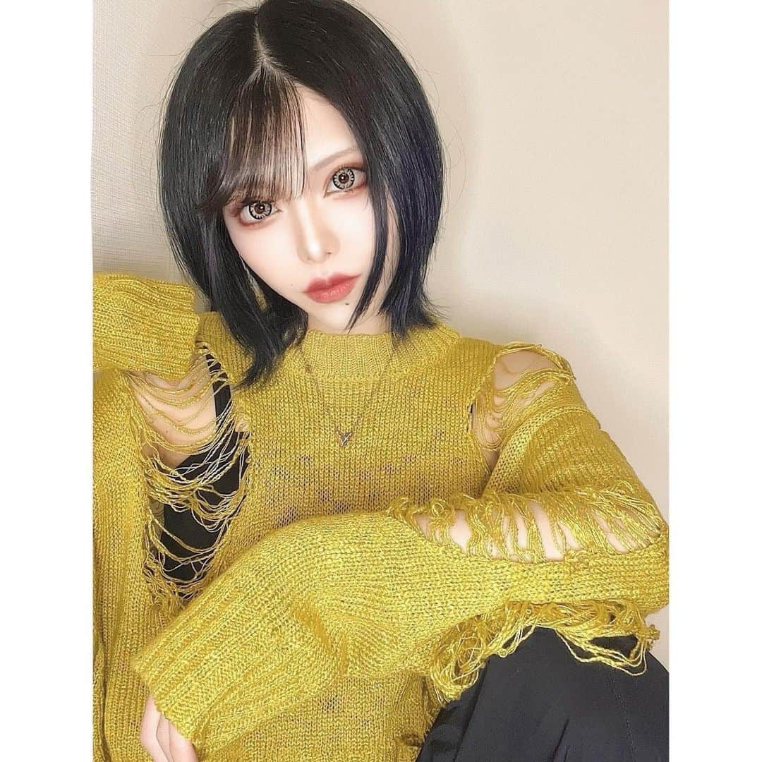 水城聖那のインスタグラム：「ㅤㅤㅤㅤㅤㅤㅤㅤㅤㅤㅤㅤㅤ ㅤㅤㅤㅤㅤㅤㅤㅤㅤㅤㅤㅤㅤㅤㅤㅤㅤㅤㅤㅤㅤㅤㅤㅤㅤㅤ ㅤㅤㅤㅤㅤㅤㅤㅤㅤㅤㅤㅤㅤ 今日も大須ブラブラしてきた🌼👟🫧ㅤㅤㅤㅤㅤㅤㅤㅤㅤㅤㅤㅤㅤ ㅤㅤㅤㅤㅤㅤㅤㅤㅤㅤㅤㅤㅤ 大須って何するんでもなく ただ歩いてるだけでも楽しいから好き️( ◜ᴗ◝)🩵 ㅤㅤㅤㅤㅤㅤㅤㅤㅤㅤㅤㅤㅤㅤㅤㅤㅤㅤㅤㅤㅤㅤㅤㅤㅤㅤ ㅤㅤㅤㅤㅤㅤㅤㅤㅤㅤㅤㅤㅤㅤㅤㅤㅤㅤㅤㅤㅤㅤㅤㅤㅤㅤ  tops : EVRISㅤㅤㅤㅤㅤㅤㅤㅤㅤㅤㅤㅤㅤㅤㅤㅤㅤㅤㅤㅤㅤㅤㅤㅤㅤㅤ inner : GYDA pants : EVRISㅤㅤㅤㅤㅤㅤㅤㅤㅤㅤㅤㅤㅤㅤㅤㅤㅤㅤㅤㅤㅤㅤㅤㅤㅤㅤ ㅤㅤㅤㅤㅤㅤㅤㅤㅤㅤㅤㅤㅤ ㅤㅤㅤㅤㅤㅤㅤㅤㅤㅤㅤㅤㅤㅤㅤㅤㅤㅤㅤㅤㅤㅤㅤㅤㅤㅤ  #名古屋 #栄 #矢場町 #錦 #大須 #大須商店街 #ootd #fashion #レイヤーショート #ショートカット #ネイビーカラー #おしゃれさんと繋がりたい #自撮り女子 #自撮り界隈 #Instagood #instalike #likesforlike #いいね返し #follow #followme #follow_me #followplease」