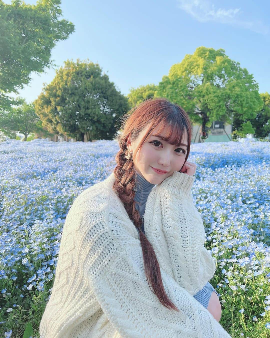 あいにゃんさんのインスタグラム写真 - (あいにゃんInstagram)「都内でネモフィラ見れる場所できたの最高すぎた〜💠🩵🩵 * * #ネモフィラ #ネモフィラ畑 #ネモフィラブルー #舎人公園 #お花畑 #花のある暮らし #東京観光 #東京 #コンカフェ #コンカフェ嬢 #アイドル #サロモ募集 #サロンモデル #みつあみ #水色 #水色コーデ #春コーデ  #fyp #instagood #followｍe」4月24日 20時42分 - ainyan0310