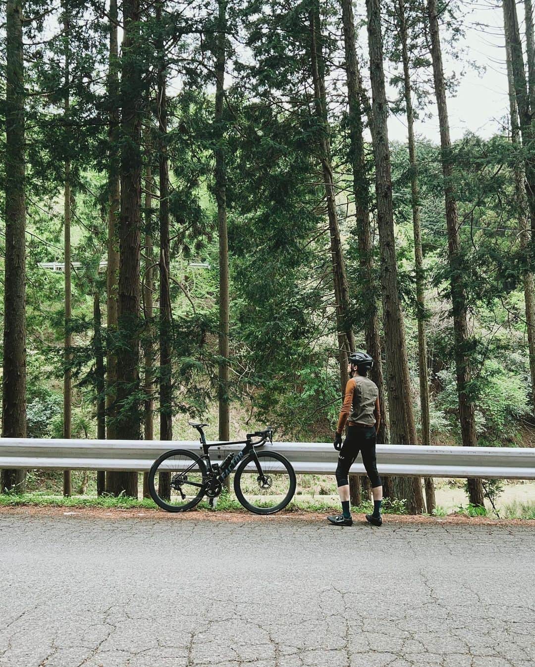Takafumi Gotoのインスタグラム：「冬場の約4ヶ月は、家でZwift @gozwiftjp 使ってローラーして5000km以上乗り込んだ🚴‍♂️今日は今シーズン初めて外を走ってみたけど、一応Zwiftの効果は出てそう🦵積みあげて行くしかないね。」