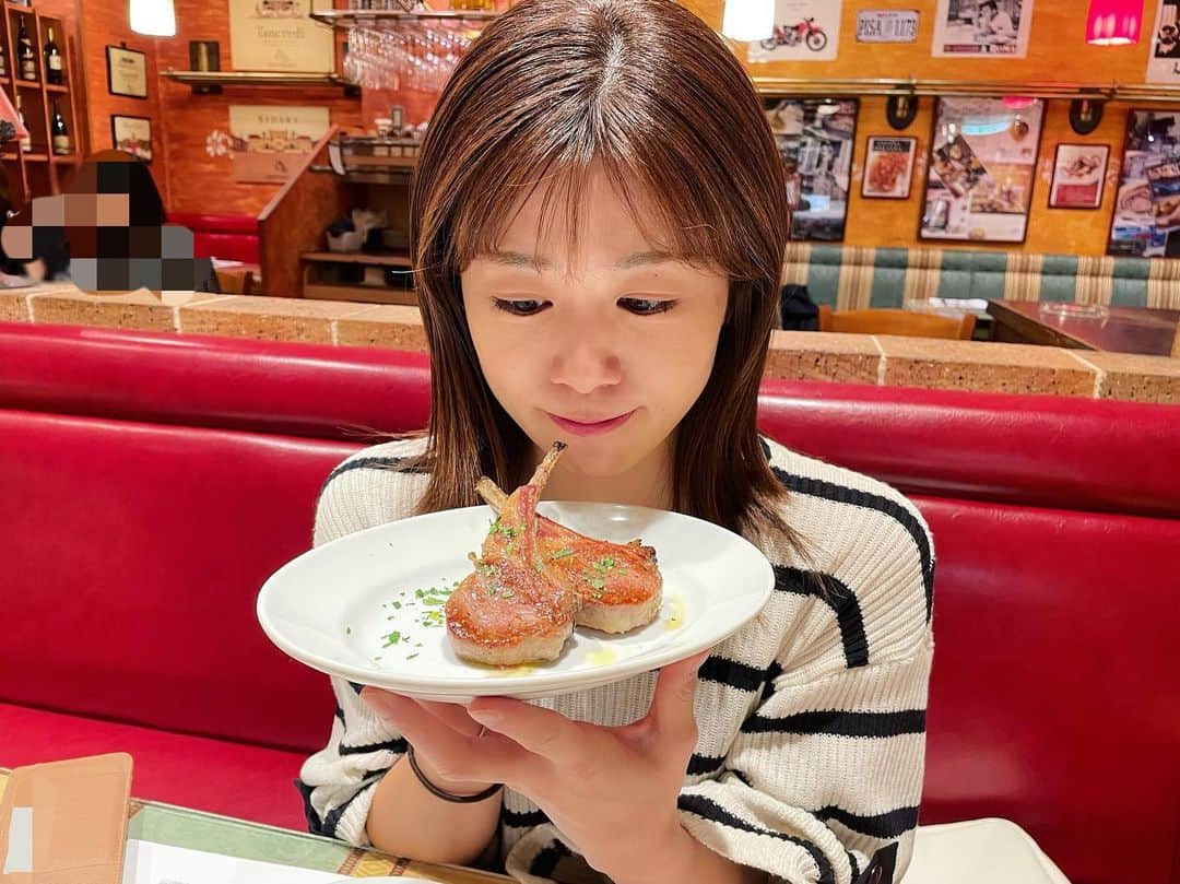 澤口実歩さんのインスタグラム写真 - (澤口実歩Instagram)「昨日、仕事おわりのラムチョップ🍗 香りから、たまらん〜☺️  手で持ってかぶりついたら 2口で食べてしまいそうだから ナイフとフォークで5口で食べましたよ  #ラムチョップ #アナウンサー #晩ごはん」4月24日 20時58分 - miho_sawaguchi