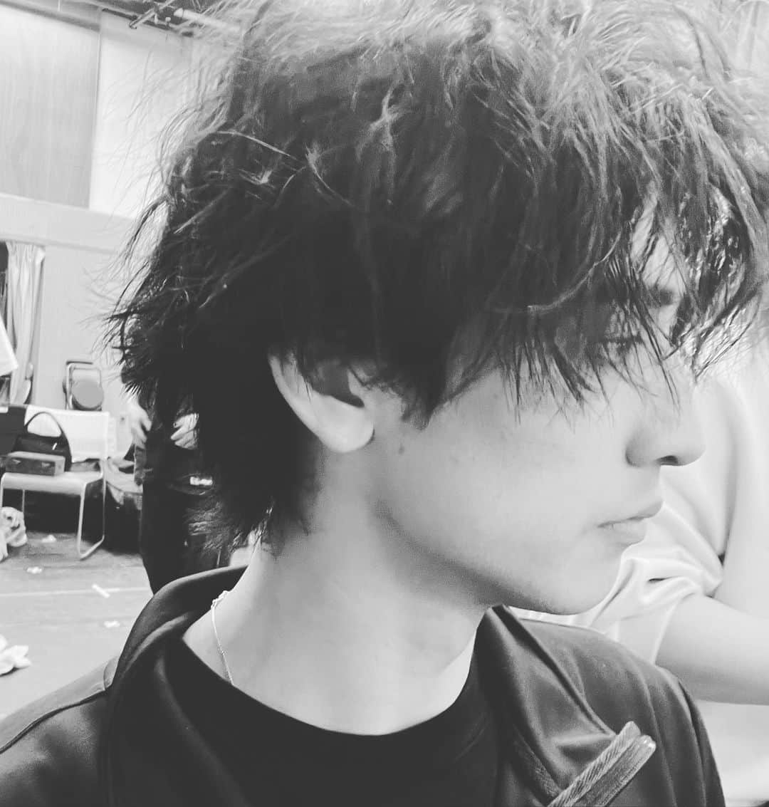 井阪郁巳のインスタグラム：「井阪の横顔シリーズ  #井阪郁巳 #ご縁 #井阪の横顔  #井阪の鼻筋 #ikumiisaka #モノクロ  #インスタオシャレ化計画 #🫶 #swag #写真 #love #instagood  #좋아요 #ดีแค่ไหน #ชอบ #verynice」