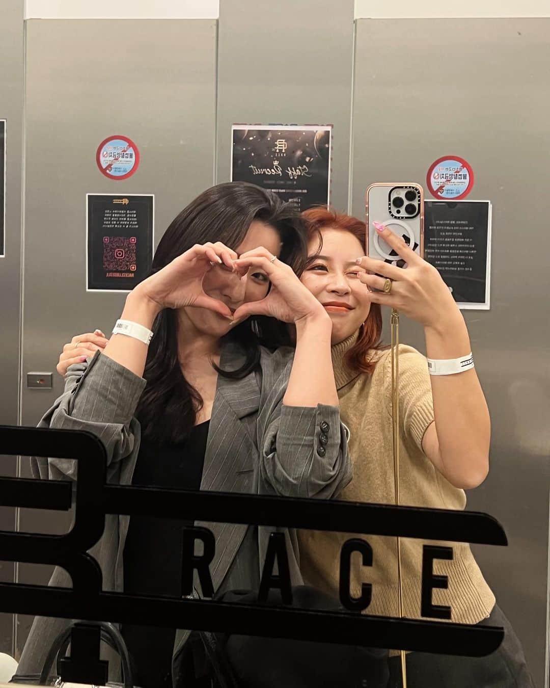 ヒロタナギサのインスタグラム：「_  Korea night🇰🇷🌙♡  朝から夜まで休憩する暇なく楽しむ旅🎶  HIP HOPエリアの曲選が良すぎて 帰るの惜しむくらいやった🎧笑」