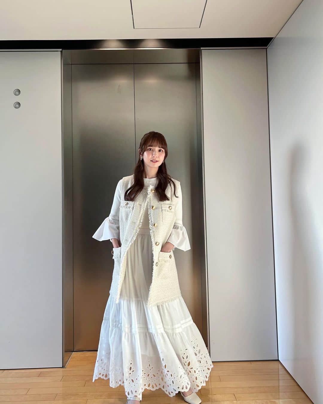 宮崎由加さんのインスタグラム写真 - (宮崎由加Instagram)「✉️💌 ⁡ 公開収録の衣装はこれ着たい！って お願いして決まった🤲🏻 ⁡ 可愛すぎてフルセットで買おうか検討中、、 ⁡ 衣装は @rirandture_official さん イヤリングは私物の @liquem.tokyo さん」4月24日 21時01分 - yuka_miyazaki.official