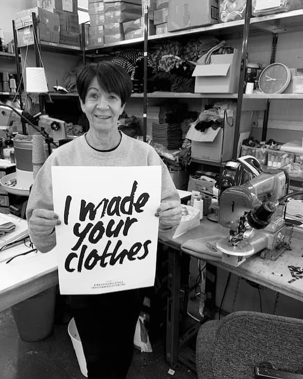 プリングル オブ スコットランドのインスタグラム：「My name is Sharon, #imadeyourclothes in Hawick, Scotland at the Teviot Knitwear factory. I made your knitwear for Pringle of Scotland. @fash_rev    Sharon is multi-skilled in the factory, and for Pringle she is taking care of the final touches on our beautiful knitwear. At weekends you will find her in her garden, where she enjoys planting ‘anything’ and watching it grow!」