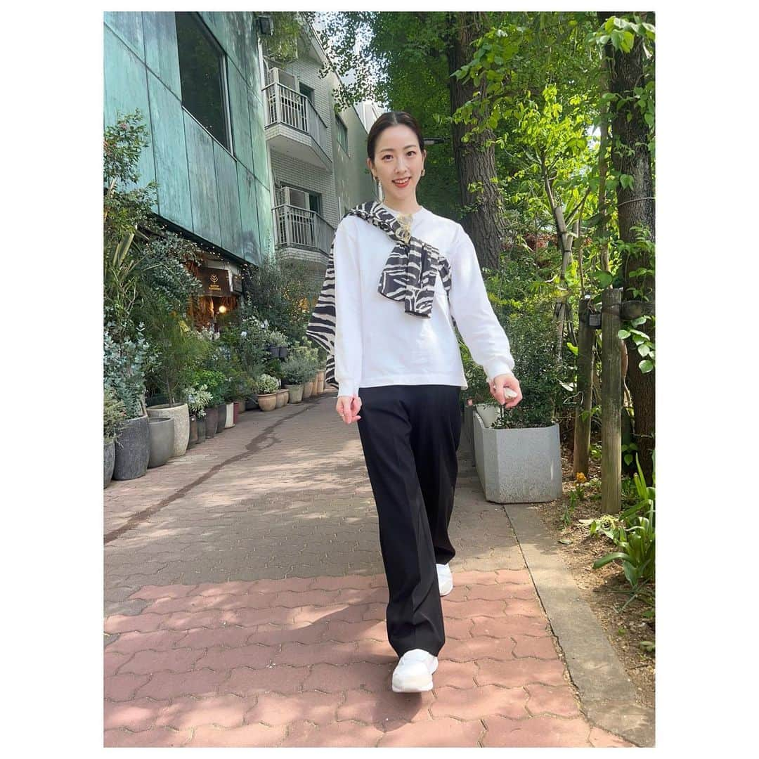 三上真奈さんのインスタグラム写真 - (三上真奈Instagram)「* お久しぶりの投稿になってしまいましたが、 みかみはとても元気です🥳  メッセージなどありがとうございます ぜんぶぜーんぶ読んでます🥲🤍 たくさんのパワーとなってます🦩  社会人11年目も楽しむぞー！🌴🌞🍦」4月24日 21時12分 - mana.mikami47