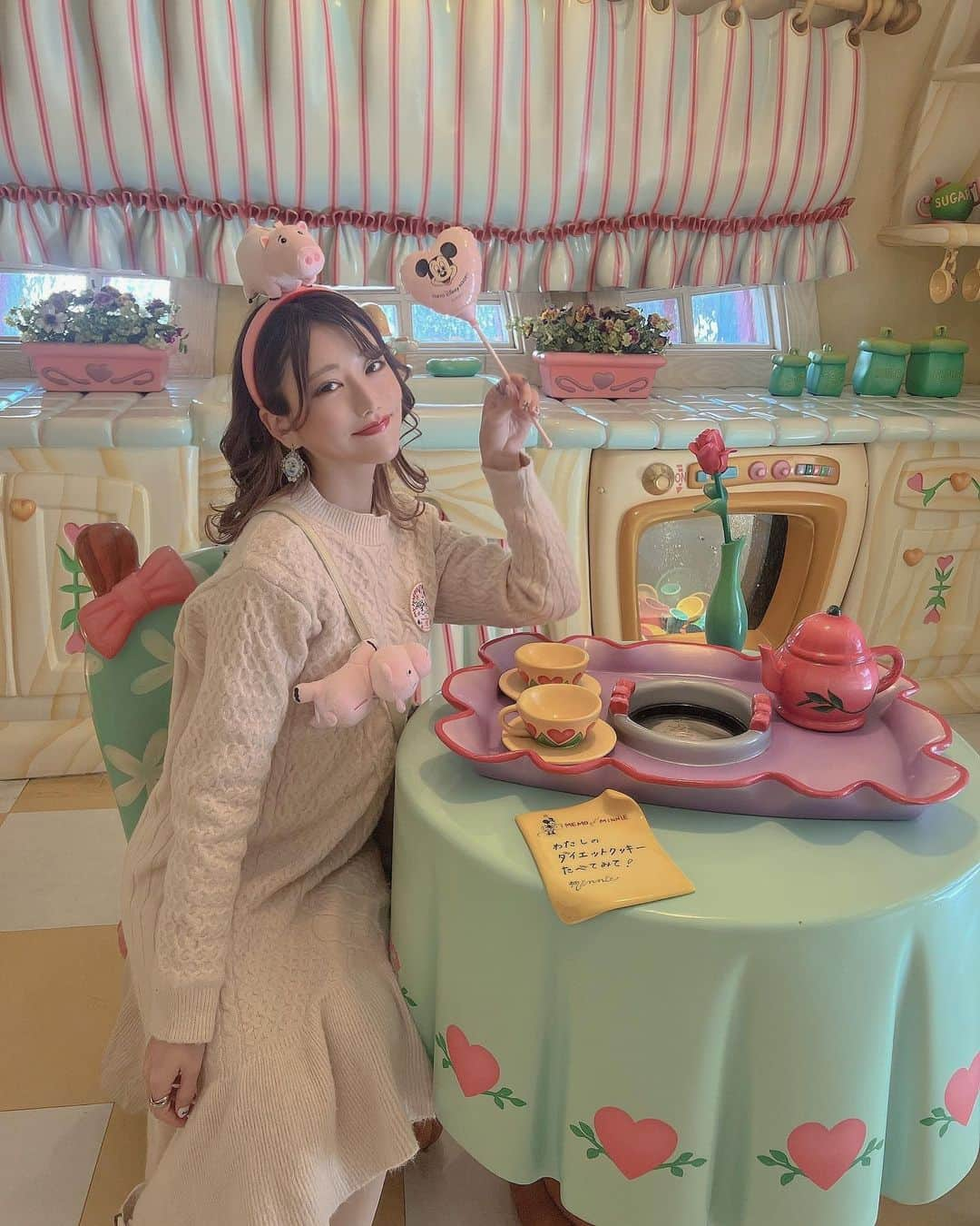 きいたんさんのインスタグラム写真 - (きいたんInstagram)「🏰🎀 ⁡ ⁡ ディズニー寒いし暖かい服で行って正解やった🌸 ⁡ ⁡ ⁡ ⁡ ⁡ ⁡ ⁡ ⁡ ⁡ ⁡ ⁡ ⁡ ⁡ ⁡ ⁡ #ディズニー #ディズニーリゾート #東京ディズニーリゾート #ディズニー写真部 #disney #disneyresort #instadisney #disneygram  #ディズニーランド #東京ディズニーシー #TDL #ディズニーグルメ #ディズニーコーデ　#トイストーリーハム　#hamm #トイストーリーバウンド #トイストーリー好きと繋がりたい #slinkydog #ディズニーカチューシャ #トイストーリーグッズ #トイストーリー好き」4月24日 21時07分 - k11_tan