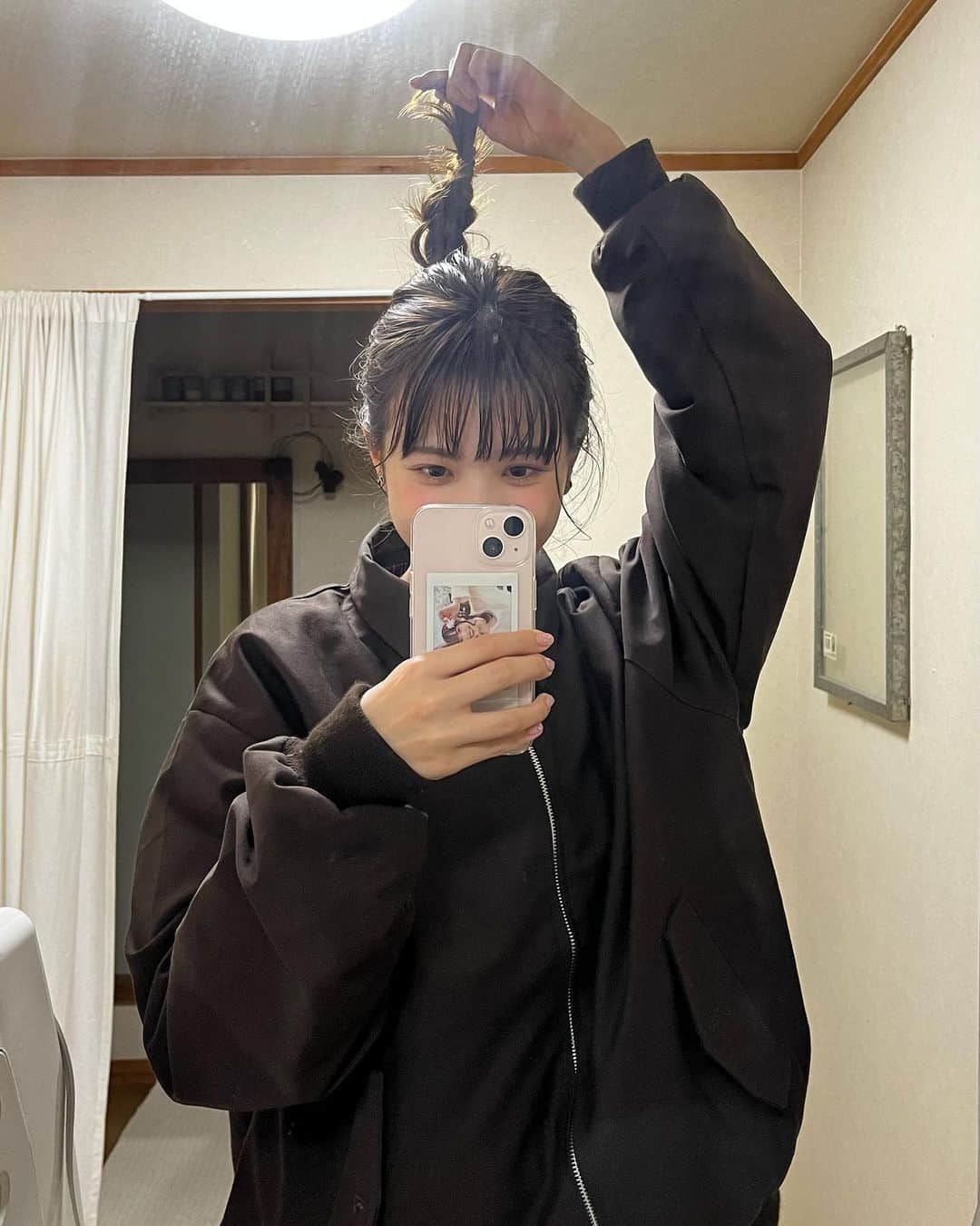 のインスタグラム：「このヘアアレお気に入りすぎてルンルンで帰ったの^_^  #ヘアアレ」