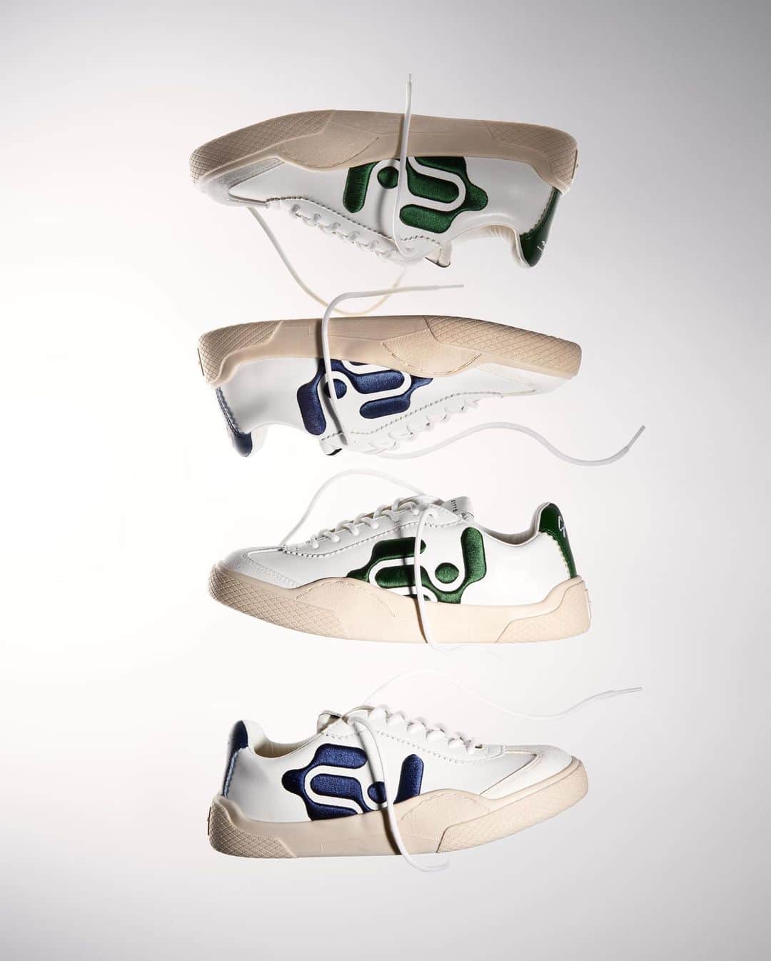 エイティーズのインスタグラム：「Introducing the vegan leather Santos sneakers, here to parade the patina of time.」