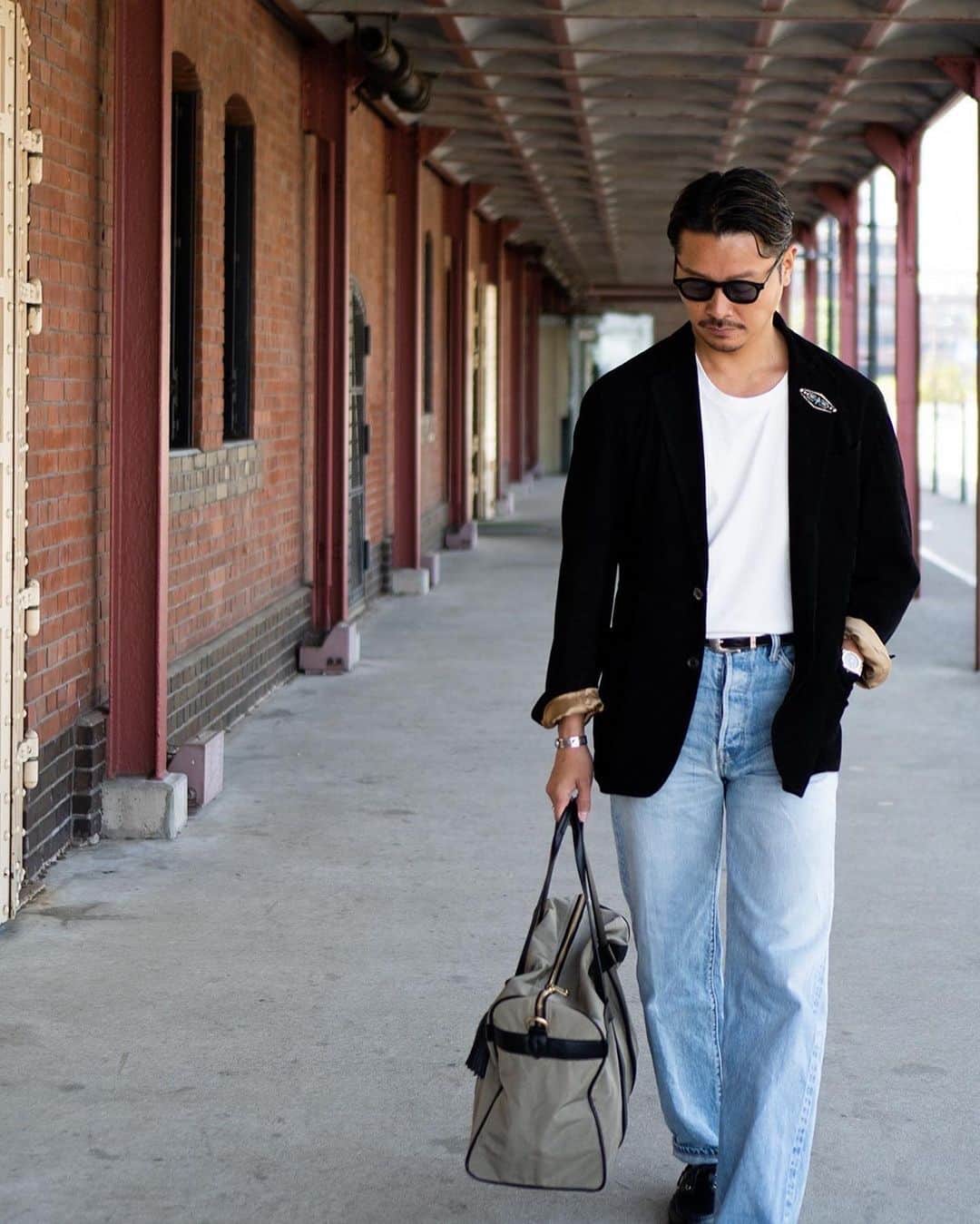 高田朋佳のインスタグラム：「ACATE x Tomoyoshi Takada Exclusive Bag Collection. 沢山のお問い合わせを頂いたACATEの新作バッグ。 こだわり満載です。 4/27(木)お昼頃から「WEARLNESS」オンラインサイトで発売開始をさせて頂きます。 また、同日20時に僕のYouTubeチャンネル「TAKADA CHANNEL」にて商品の詳しい説明動画をアップする予定ですのでご覧頂けると嬉しいです。  @acateborsa @wearlness   #ACATE #wearlness #メンズファッション #メンズバッグ」