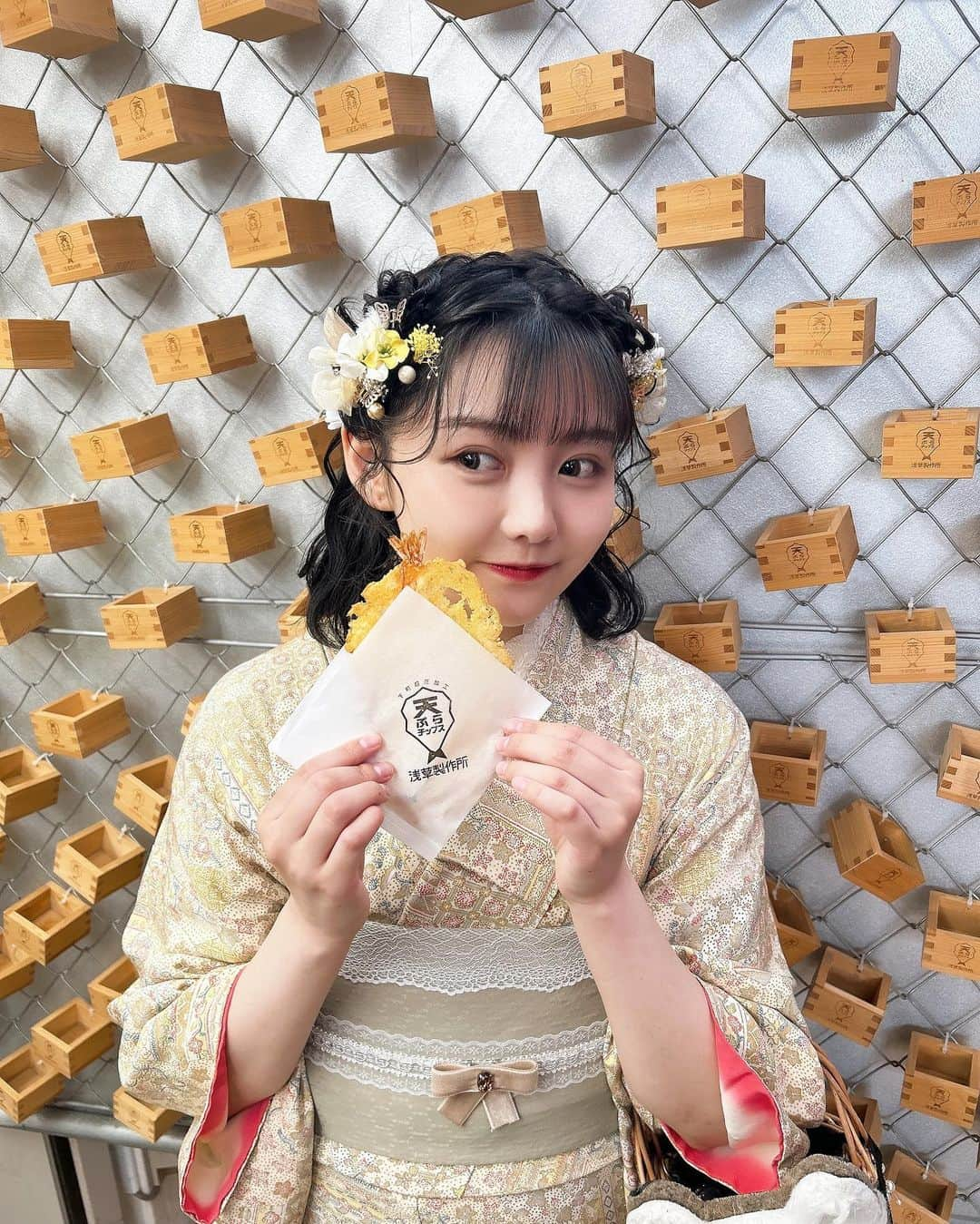 みさねさんのインスタグラム写真 - (みさねInstagram)「写真いっぱい🌼 前も後ろも横も全部可愛いです👘 ㅤ めちゃくちゃ楽しかった絶対また行く〜👼🏻💓 ㅤ 最後シュール🫡 ㅤㅤ 着物&ヘアアレンジ @kesatokyo_official  ㅤㅤㅤ #春メイク #メイク #レトロ着物 #着物 #着物レンタル #浴衣ヘア #着物ヘア #着物ヘアアレンジ #着物デート #自撮り #自撮り界隈 #自撮り女子 #ボブ #ボブアレンジ #浅草 #浅草カフェ #浅草食べ歩き #デートスポット」4月24日 21時25分 - misane1209