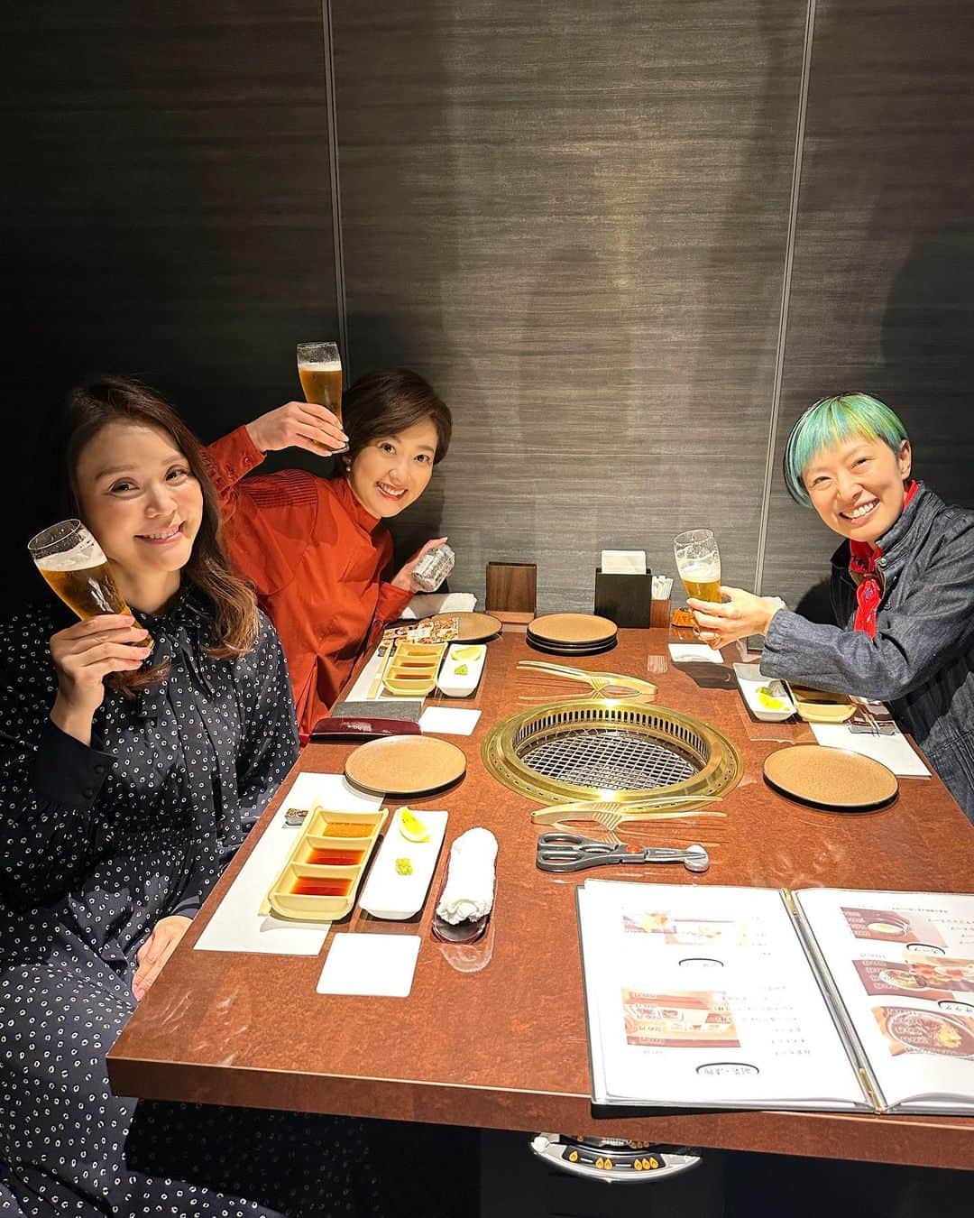 池尻和佳子さんのインスタグラム写真 - (池尻和佳子Instagram)「大好きメンバーで4軒はしご🪜焼肉、もつ鍋、餃子、もんじゃ。どうかしてる楽しさで週の始めからトップギア入れとります。」4月25日 8時18分 - wakako_ikejiri_rkb