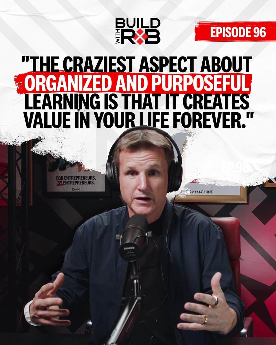 ロブ・ディアデックのインスタグラム：「Knowledge is power. But learning with the intention of making your life better is a superpower.  We spend an incredible amount of time learning things that have no applicable value to forwarding our lives. One may call it gathering useless knowledge.  Dedicating an inordinate amount of time to researching your favorite character from a TV show does nothing to aid your evolution to becoming a better version of yourself. Instead, put the time and effort into learning a new skill set that you can apply to increase the value you bring to the world.  In the latest episode of #BuildWithRob, I explain in great detail just how powerful organized, purposeful learning is in order to improve the quality of your life.  Hit the link in bio to listen to episode 96 on all streaming platforms.」