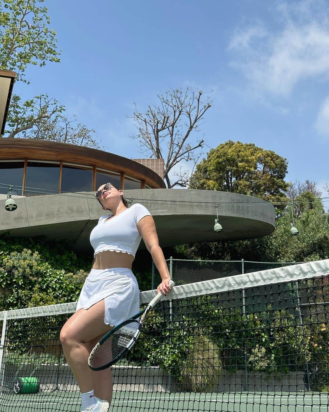 ライリー・ティコティンのインスタグラム：「Tennis but make it extra 💃🏻」
