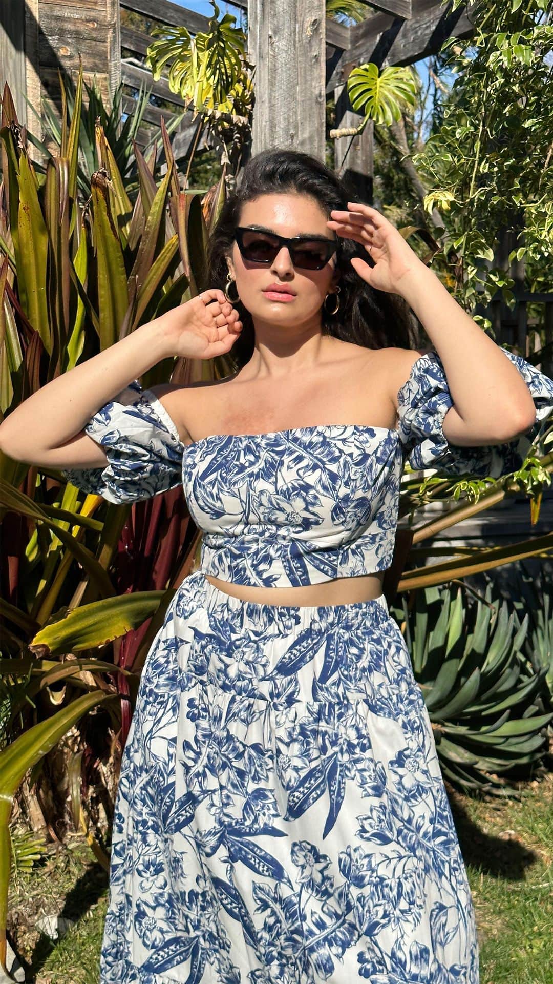 Abercrombie & Fitchのインスタグラム：「New floral sets for the 74 and sunny type of girl.   @secily」