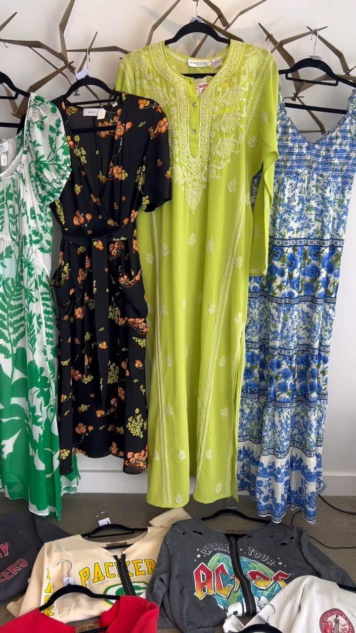 カレンザンボスビンテージクチュールのインスタグラム：「Get those SOLDS ready for the ✨first ever✨ Contemporary with KZ show ! Tomorrow, Tuesday 4/25 at 1PM PST / 4PM EST on @covetbychristos #fashion #sustainablefashion #sustainable #style #stylish #designer #designerclothes #designerclothing #designerresale #fashionlover」