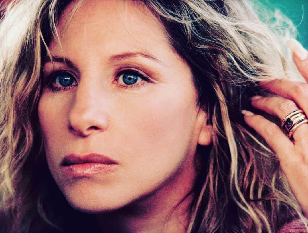 ロージー・オドネルのインスタグラム：「happy birthday beautiful u #barbrastreisand ❤️❤️❤️」