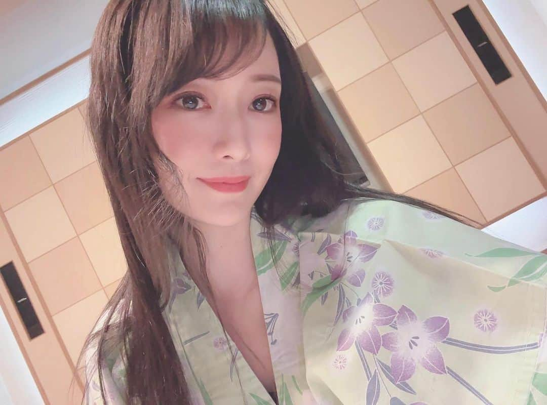 吉山りささんのインスタグラム写真 - (吉山りさInstagram)「☀️ おはようございます🥰👘✨  外風強い🍃🌀🍃  #吉山りさ #モデル  #フリーランスモデル #フリーモデル  #美容 #美肌ケア #model #Japanese  #温泉 #温泉ソムリエ #お酒 #お風呂 #温泉モデル #温泉女子 #hotsprings #aguastermales #모델 #pr #インフルエンサー #onsen #出張撮影 #撮影モデル #ファッション  全国🗾の #HOTEL #旅館  #観光 などのムービーや平面以外にもモデル #飲食 美容や店舗 様のPR案件もやっております @oreorerisa   🎬 芸能経歴26年、現在フリー  詳細等を含めGmailにてお問い合わせ下さいませ✉️NG案件以外は順番にご返信させて頂きます。 ⚠️ライバーや成果報酬案件はやりません。  吉山りさ」4月25日 7時17分 - oreorerisa