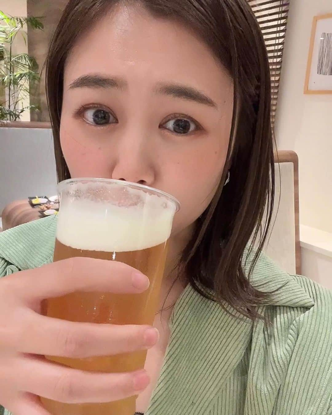 森詩織さんのインスタグラム写真 - (森詩織Instagram)「#酒もり イベント開催決定💛  ストーリーではお知らせしていたんですが改めてこちらでも告知させていただきます🙌✨  📍4月29日(土)12:00〜17:00 ◎エントランス料金：2000円(1ドリンク＋1フード付)  -DRINK menu- ◎ほぼなんでもある！(各500円) ◎当日限定オリシャン(値段未定)  -FOODメニュー(各500円)- ◎函館食堂名物ザンギ ◎山椒枝豆 ◎じゃがバター ◎鴨スモーク ◎ガリトマト  ◎チェキ撮影(１回2000円) ⇒チェキなくなり次第写メ会です📷  久しぶりの1人でのイベント！ 不安だけどみんなに会いたい🥺✨  お友達と昼飲み感覚で遊びに来てね❣️ 一緒に昼から最高な気分になりましょ🍺💗  #森詩織  #函館食堂 #代田橋 #もりし」4月25日 7時48分 - mori_shiori