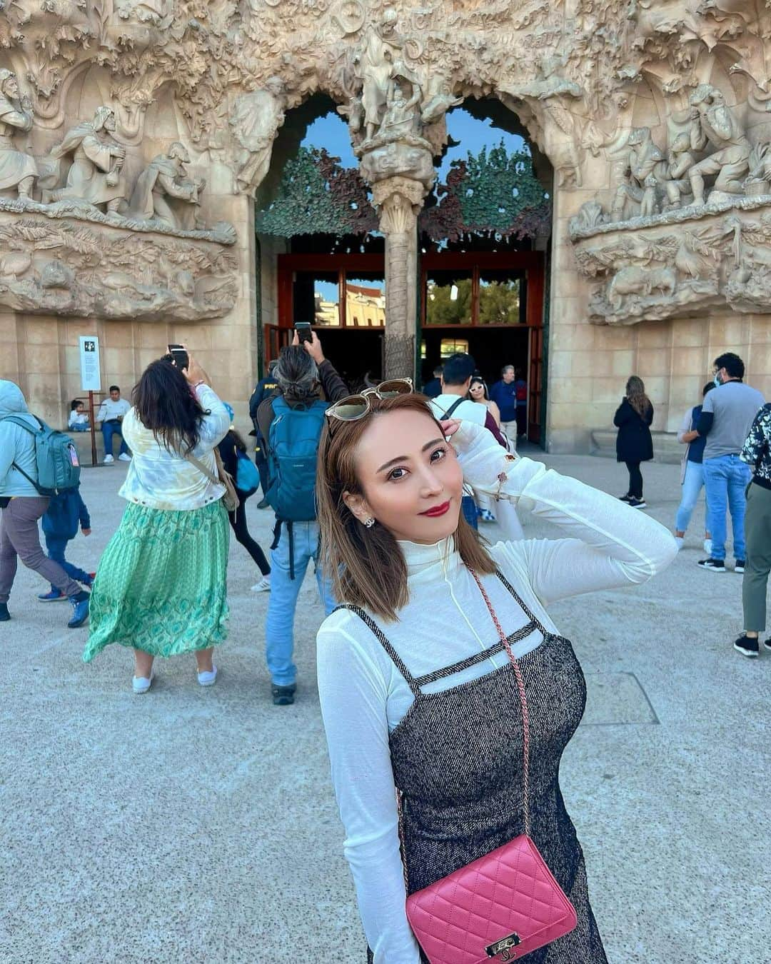 古都かなさんのインスタグラム写真 - (古都かなInstagram)「Spain🇪🇸Barcelona💃 Sagrada Família🏰💙 #spain #barcelona #sagradafamilia #trip  #時差投稿 #旅行行きたい✈️ 💕」4月25日 8時01分 - kanachanyaai