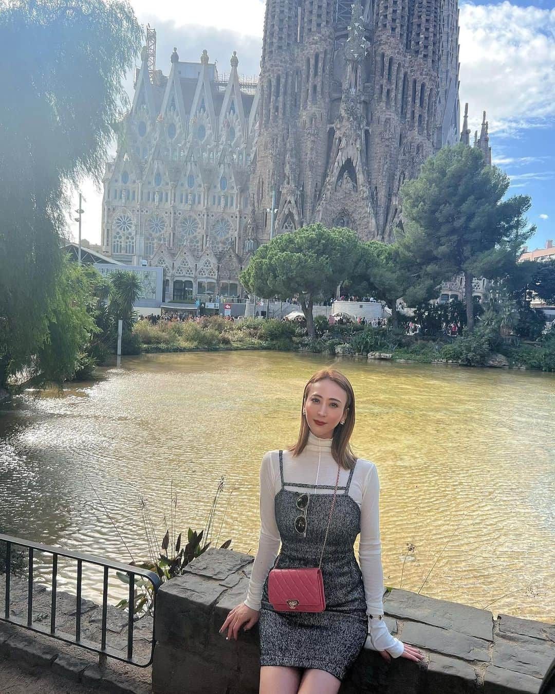 古都かなさんのインスタグラム写真 - (古都かなInstagram)「Spain🇪🇸Barcelona💃 Sagrada Família🏰💙 #spain #barcelona #sagradafamilia #trip  #時差投稿 #旅行行きたい✈️ 💕」4月25日 8時01分 - kanachanyaai