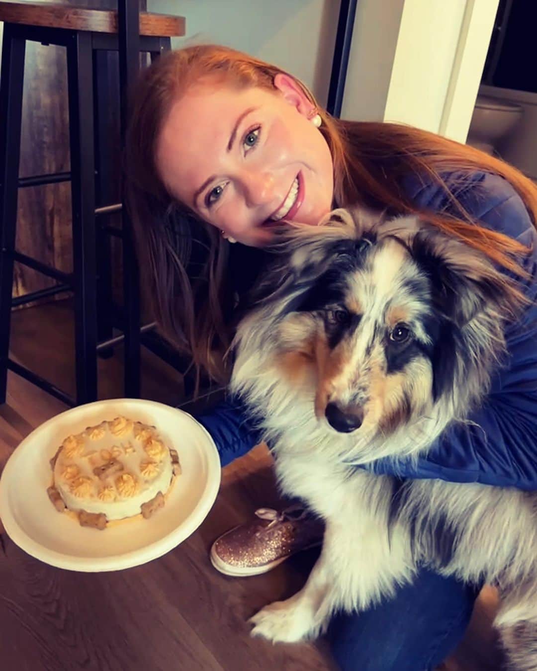 ナターシャ・ピュリッチのインスタグラム：「Toast to toshi turning two.  Praying this isn't the start of his terrible two's era.   #mybaby #shetlandsheepdog #yycdogs #sheltiesofinstagram  #toshiandtasha」