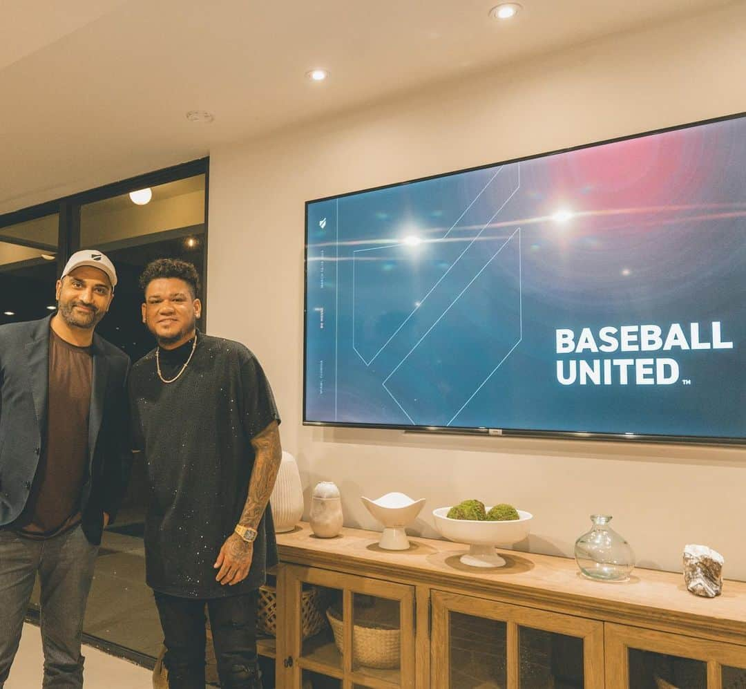 フェリックス・ヘルナンデスさんのインスタグラム写真 - (フェリックス・ヘルナンデスInstagram)「It's truly an honor to welcome @mariners legend, @therealkingfelix34, to the @baseballunited ownership group.  Felix is a six-time All-Star, Cy Young Award winner, and the last player to pitch a perfect game in @mlb. He is the Mariners’ career leader in wins, strikeouts, innings pitched, and ERA, and will be inducted into the team's Hall of Fame later this year.  As an #entrepreneur, he’s just as intelligent, talented, and driven, with a true passion for growing the game.⚾️   Looking forward to building with you, brother!! November in #Dubai is going to be amazing. 🙏❤️⛏️  #baseball #baseballunited」4月24日 23時14分 - therealkingfelix34