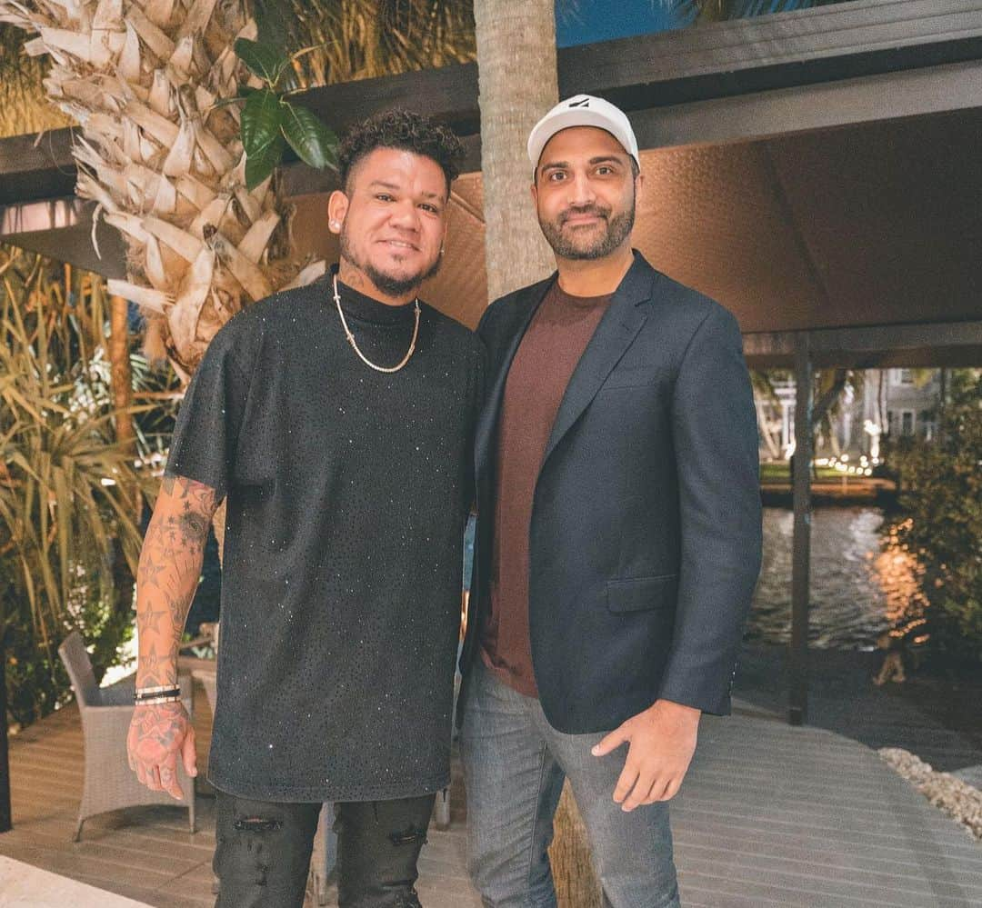 フェリックス・ヘルナンデスのインスタグラム：「It's truly an honor to welcome @mariners legend, @therealkingfelix34, to the @baseballunited ownership group.  Felix is a six-time All-Star, Cy Young Award winner, and the last player to pitch a perfect game in @mlb. He is the Mariners’ career leader in wins, strikeouts, innings pitched, and ERA, and will be inducted into the team's Hall of Fame later this year.  As an #entrepreneur, he’s just as intelligent, talented, and driven, with a true passion for growing the game.⚾️   Looking forward to building with you, brother!! November in #Dubai is going to be amazing. 🙏❤️⛏️  #baseball #baseballunited」