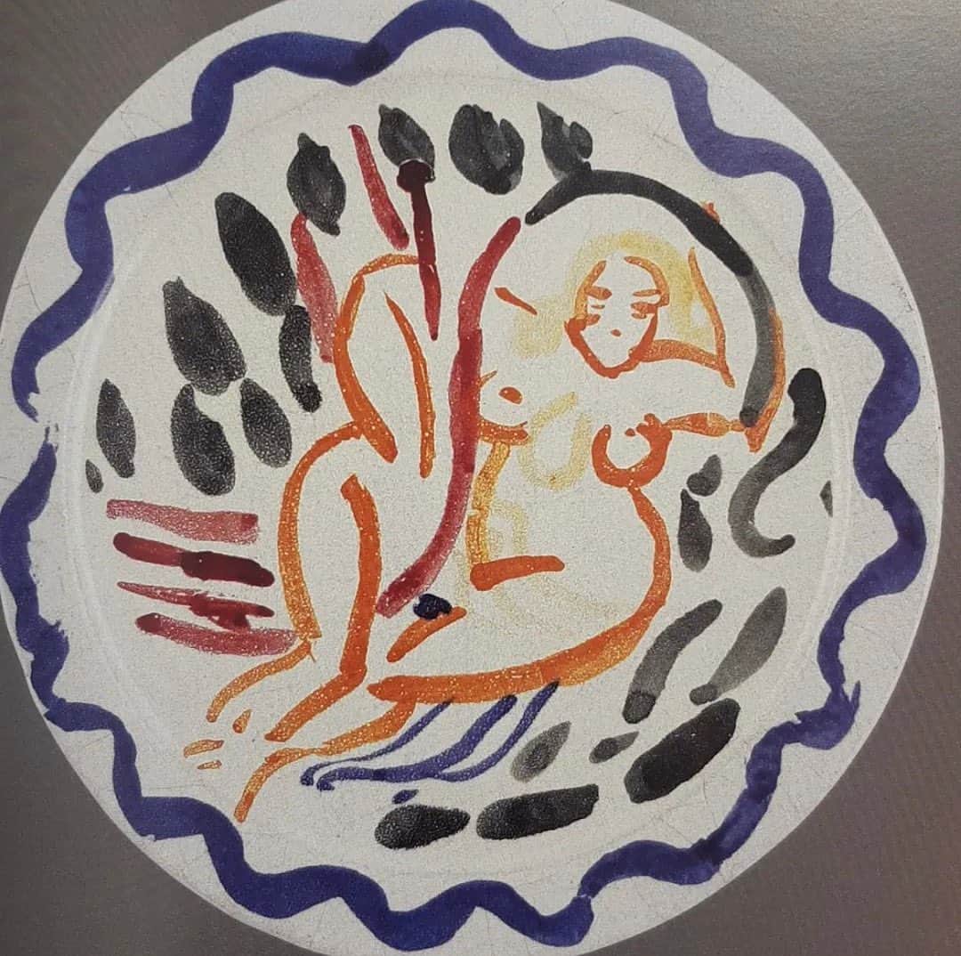 レベッカテイラーのインスタグラム：「Matisse ceramic plate. ⠀⠀⠀⠀⠀⠀⠀⠀⠀ #RebeccaMoodboard」