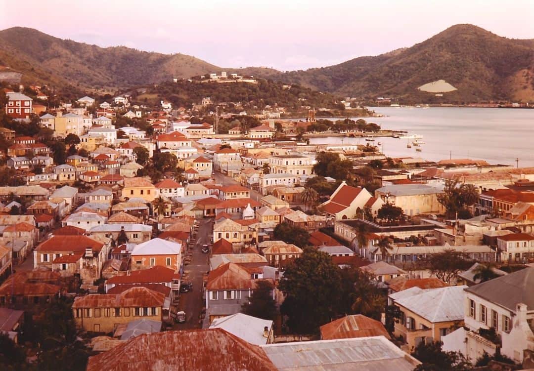 lifeのインスタグラム：「Low aerial photo of Charlotte Amalie on the island of St. Thomas, the capital and largest city in the U.S. Virgin Islands, 1948.   (📷 Eliot Elisofon/LIFE Picture Collection)  #LIFEMagazine #LIFEArchive #EliotElisofon #1940s #Destinations #StThomas #USVirginIslands #CharlotteAmalie #Caribbean」