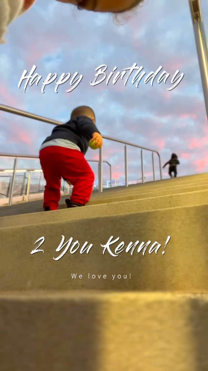 クリスティーナ・ミリアンのインスタグラム：「Kenna you may be the baby of the crew but everything about you is big! Your laughter, your joking ways, the love you share with me, Daddy and your siblings. We love you so much! Happy 2nd birthday to my baby!!! Mommy will be back soon to celebrate with you! 🥳」